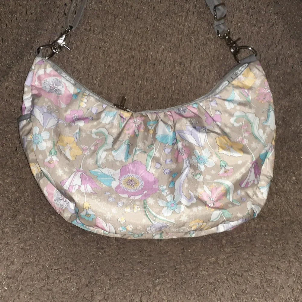 LESPORTSAC-Large Sling Hobo-Floral Pastel Gray-Shoulder/Xbody-Near Mint